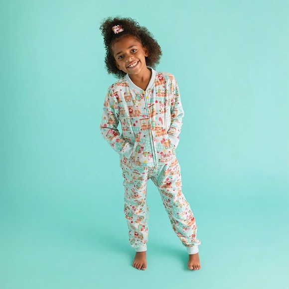 NWT - Posh Peanut - Microfleece Jumpsuit / Playsuit - Pattern: Gingerbread Train - Picture 2 of 13
